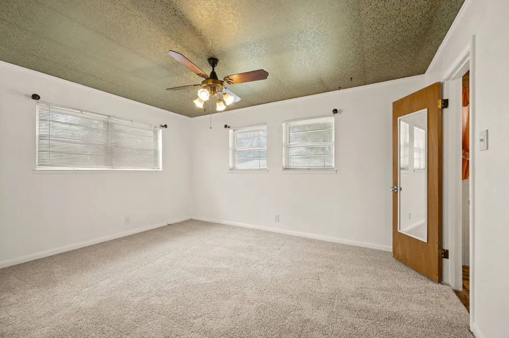 1332 Brookside Drive Hurst, TX 76053