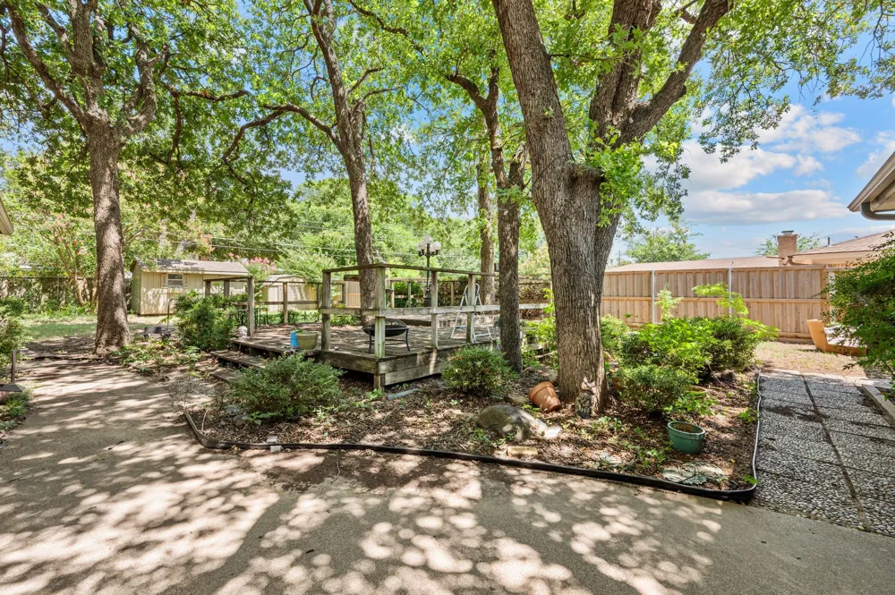 1332 Brookside Drive Hurst, TX 76053