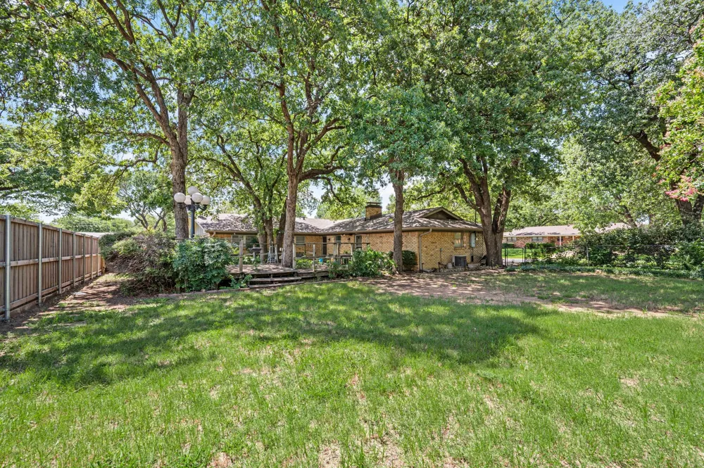 1332 Brookside Drive Hurst, TX 76053