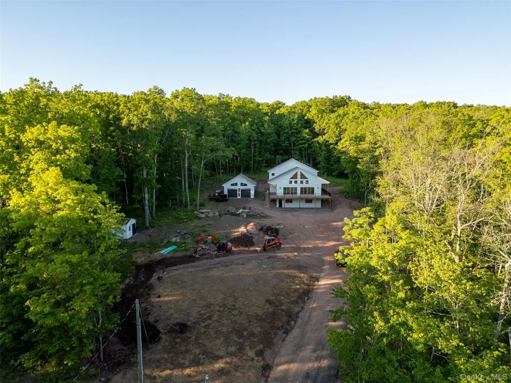 91 Lenni Lenape Road Narrowsburg, NY 12726