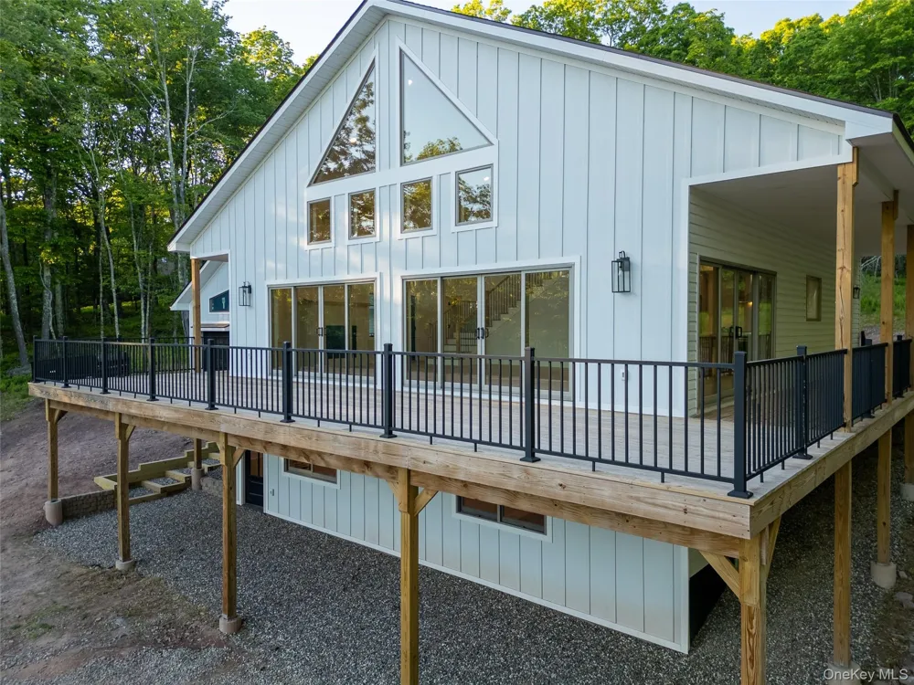 91 Lenni Lenape Road Narrowsburg, NY 12726