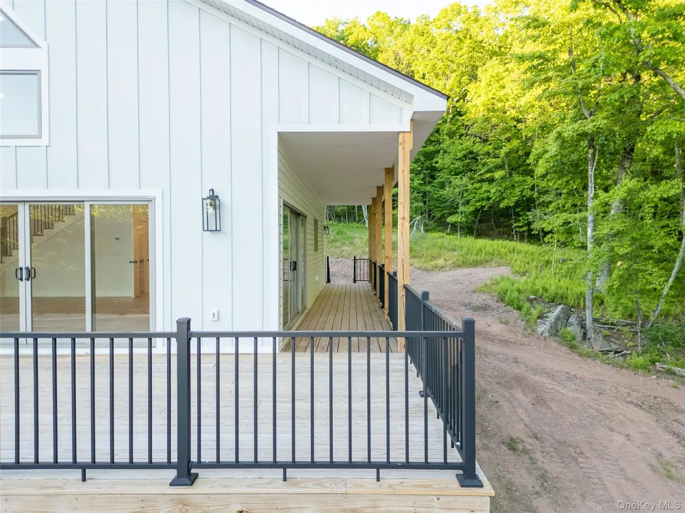 91 Lenni Lenape Road Narrowsburg, NY 12726