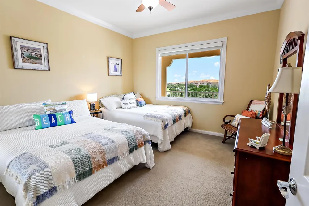 21 Harbour Isle Drive W #Ph02 Fort Pierce, FL 34949
