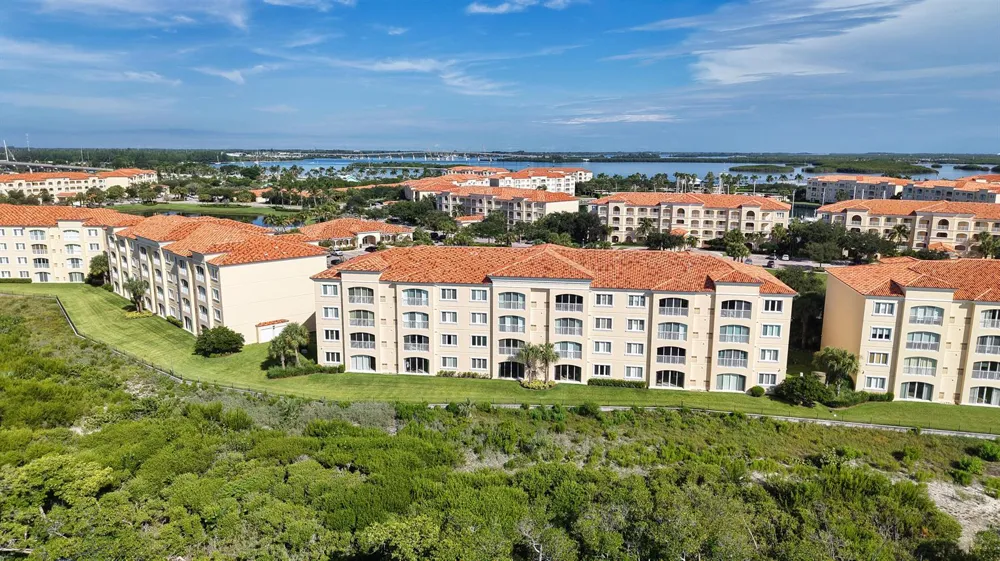 21 Harbour Isle Drive W #Ph02 Fort Pierce, FL 34949