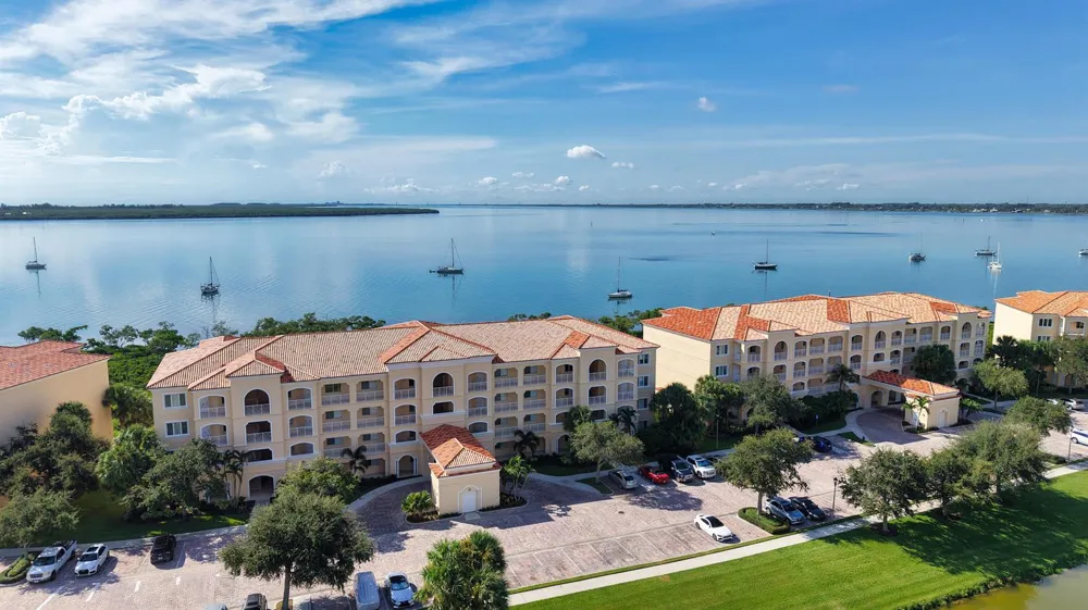 21 Harbour Isle Drive W #Ph02 Fort Pierce, FL 34949