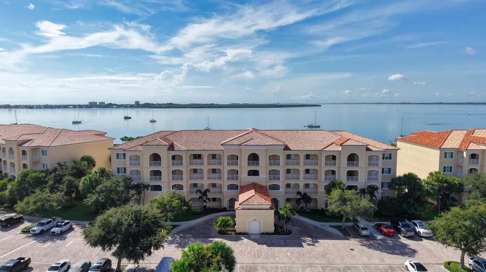 21 Harbour Isle Drive W #Ph02 Fort Pierce, FL 34949