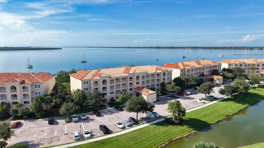 21 Harbour Isle Drive W #Ph02 Fort Pierce, FL 34949