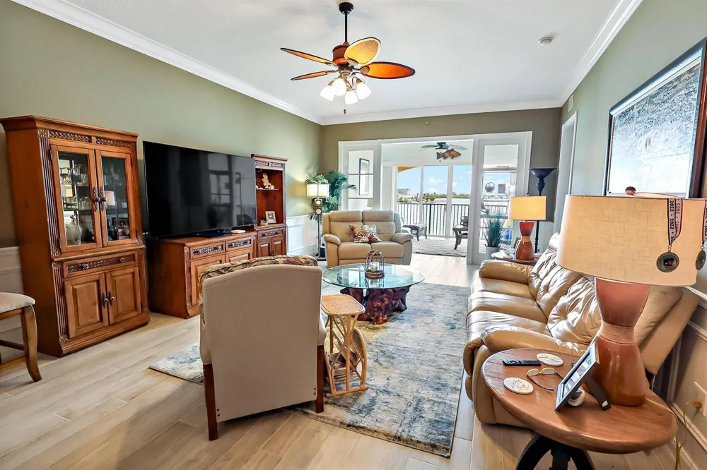 21 Harbour Isle Drive W #Ph02 Fort Pierce, FL 34949
