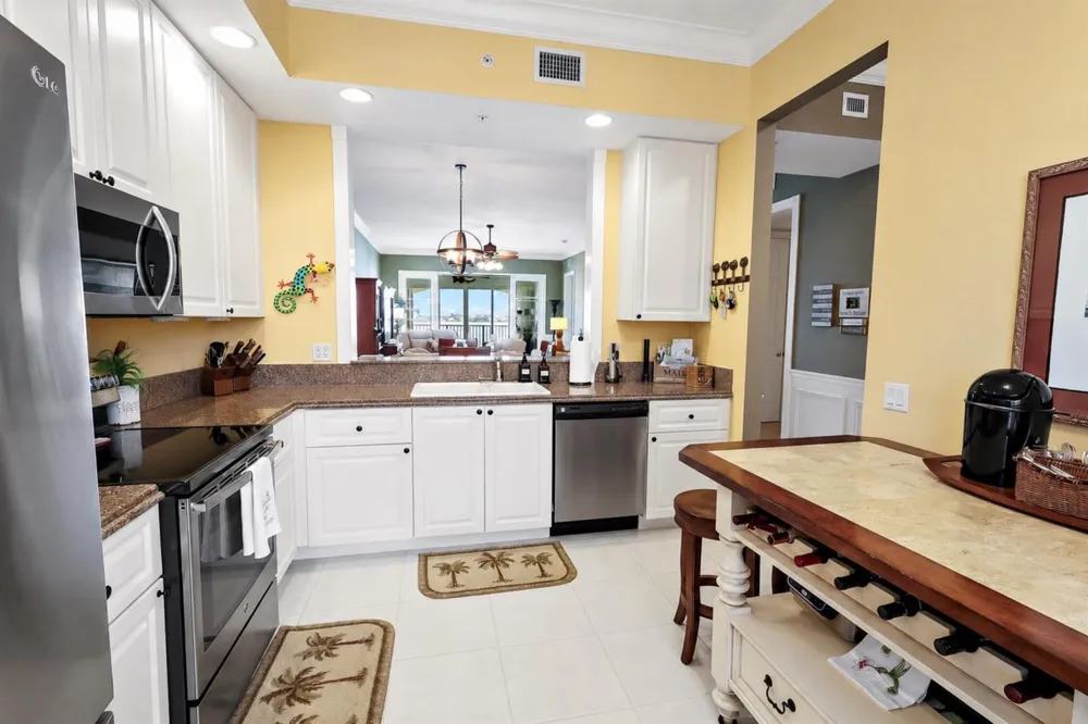 21 Harbour Isle Drive W #Ph02 Fort Pierce, FL 34949