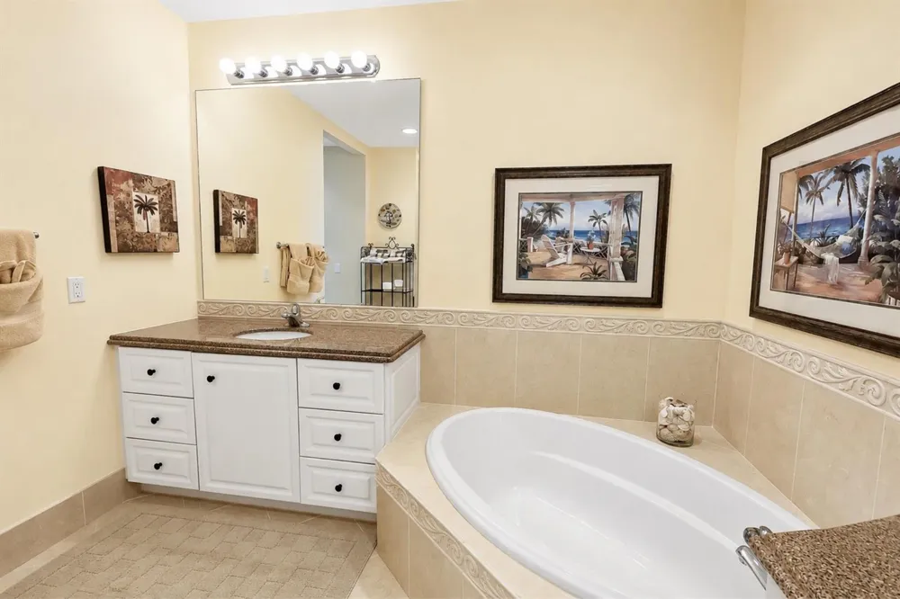 21 Harbour Isle Drive W #Ph02 Fort Pierce, FL 34949