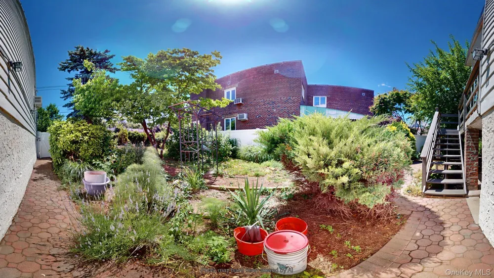 2044 Gerritsen Avenue Brooklyn, NY 11229