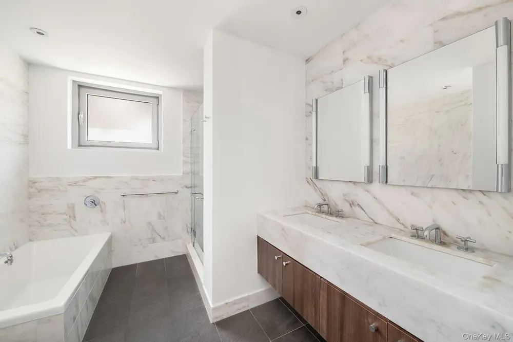 200 E 62nd Street #5D New York (Manhattan), NY 10065