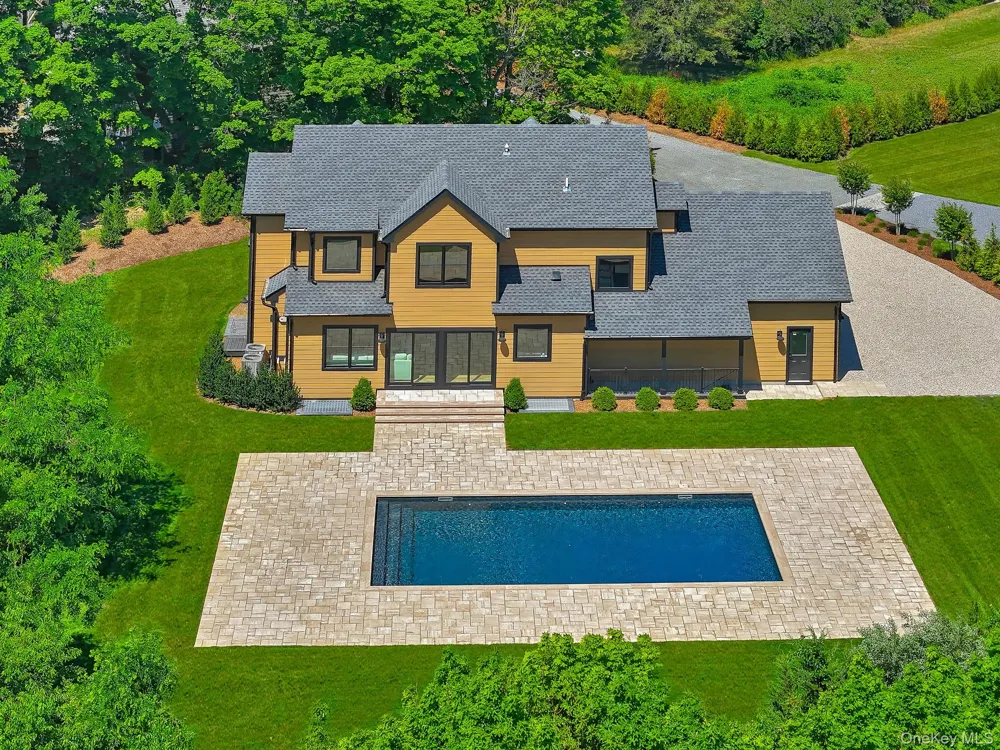 22 Tuthills Lane Jamesport, NY 11947