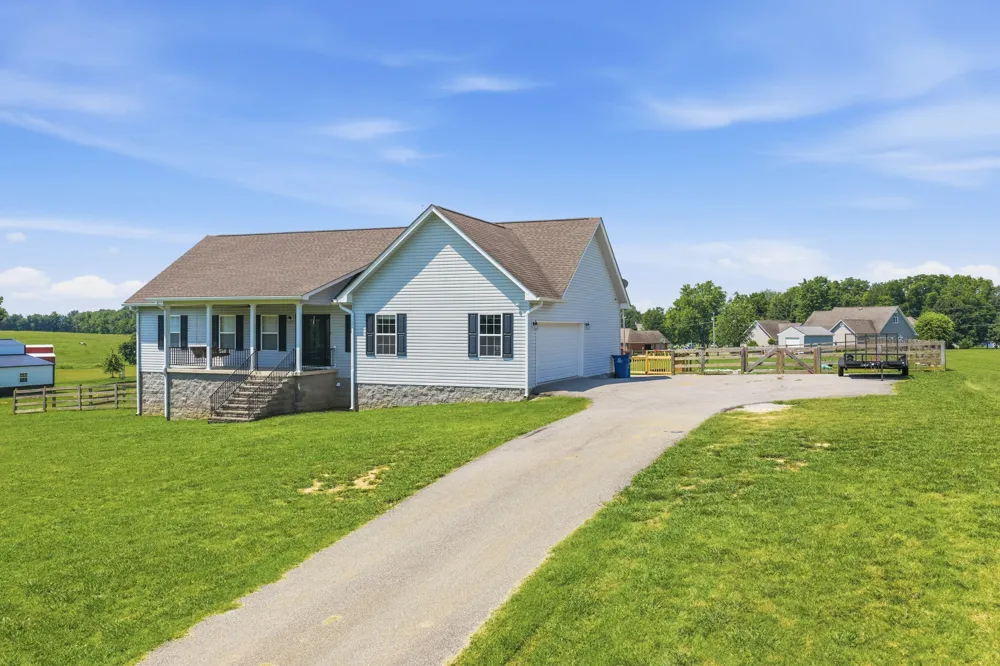 2033 Connie Allen Rd Mc Kenzie, TN 38201