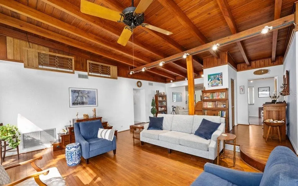1596 JOHN ANDERSON DRIVE Ormond Beach, FL 32176