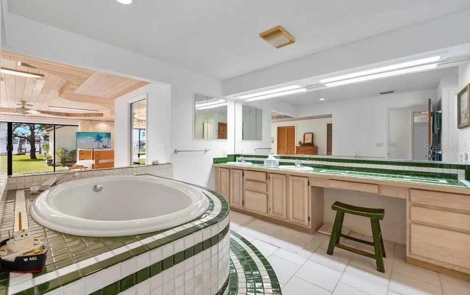 1596 JOHN ANDERSON DRIVE Ormond Beach, FL 32176