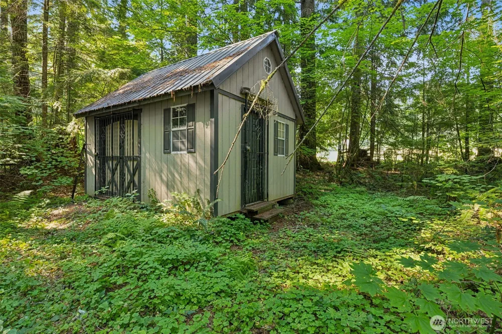 54611 E 278th Avenue Ashford, WA 98304