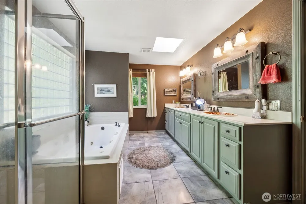 54611 E 278th Avenue Ashford, WA 98304