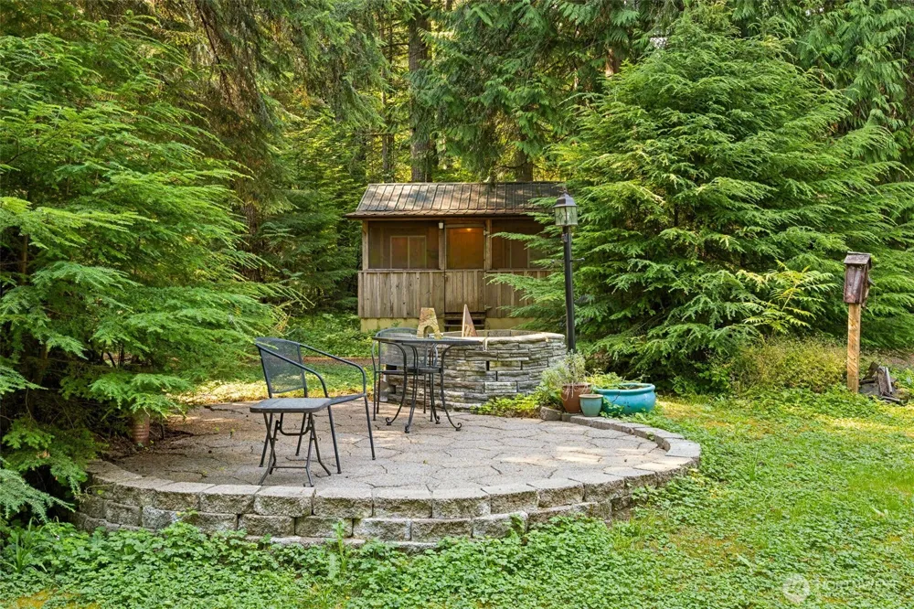 54611 E 278th Avenue Ashford, WA 98304