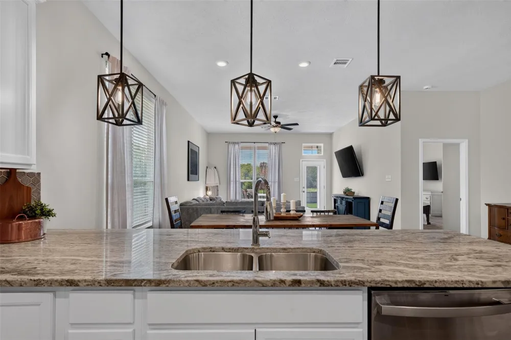 932 Wild Vine Pass Brenham, TX 77833