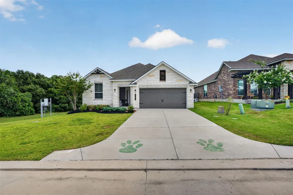 932 Wild Vine Pass Brenham, TX 77833