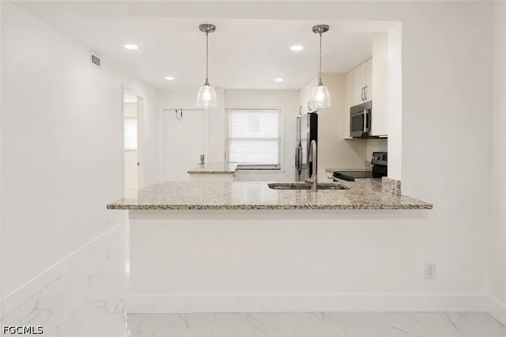 SE 16th Place #104 Cape Coral, FL 33904