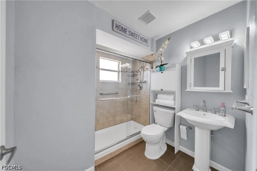 SE 19th Terrace Cape Coral, FL 33990