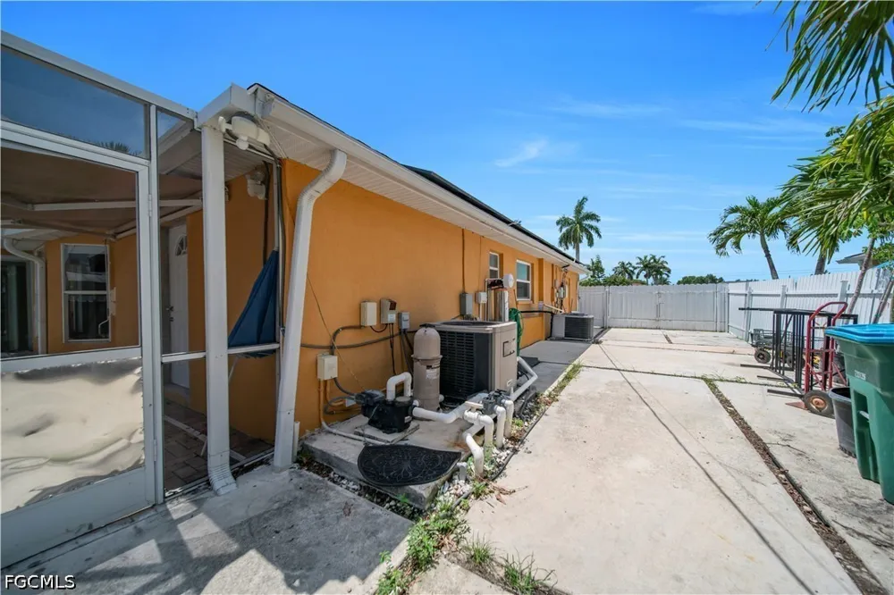 SE 19th Terrace Cape Coral, FL 33990