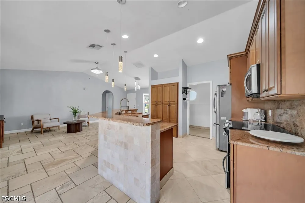 SE 19th Terrace Cape Coral, FL 33990