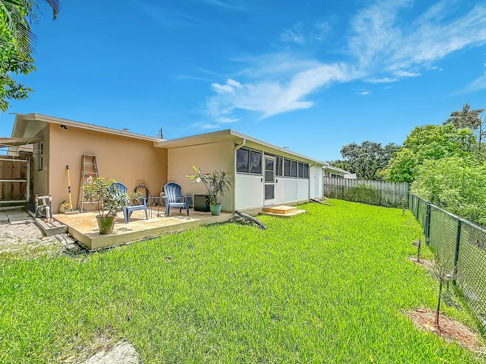 9416 SW 51st Place Cooper City, FL 33328