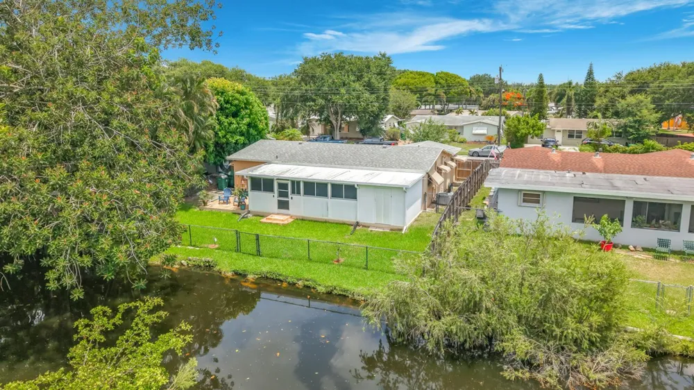 9416 SW 51st Place Cooper City, FL 33328