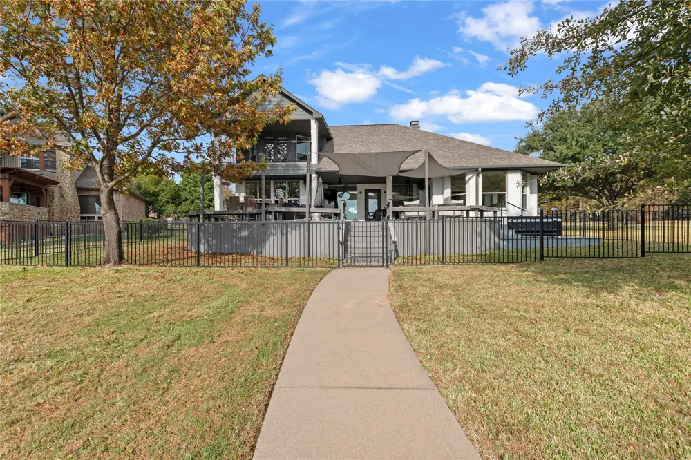 339 Autumn Wood Trail Gun Barrel City, TX 75156
