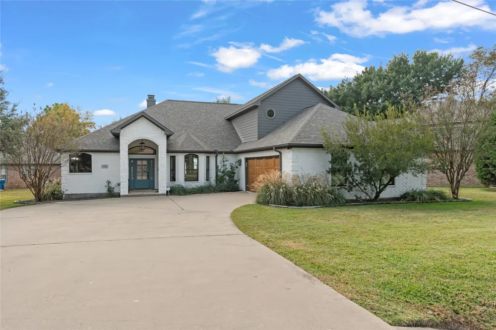 339 Autumn Wood Trail Gun Barrel City, TX 75156