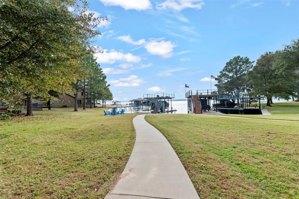 339 Autumn Wood Trail Gun Barrel City, TX 75156