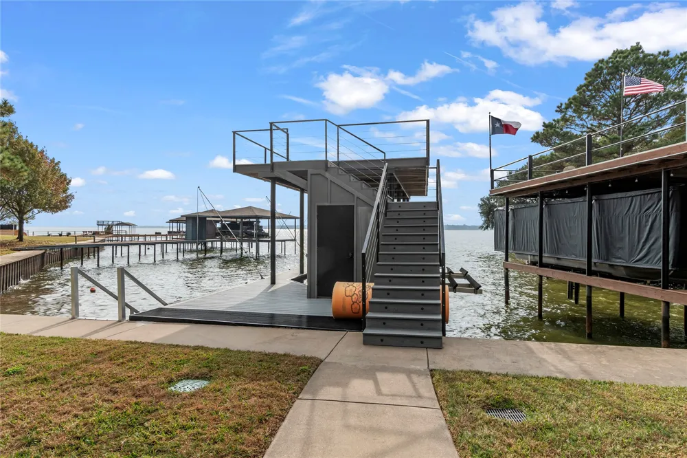 339 Autumn Wood Trail Gun Barrel City, TX 75156