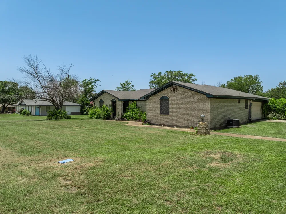 195 Amy Joy Drive China Spring, TX 76633