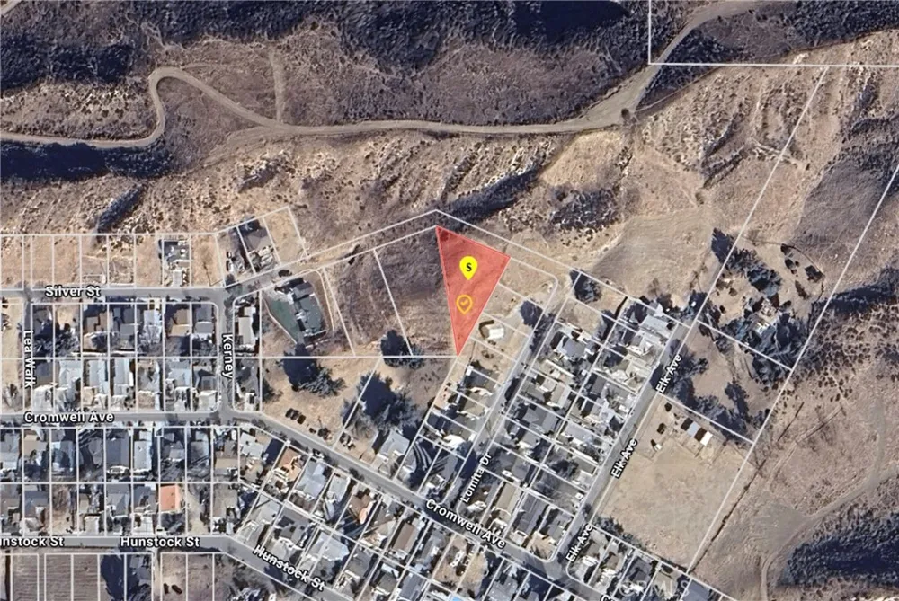 Lomita Dr Val Verde, CA 91384