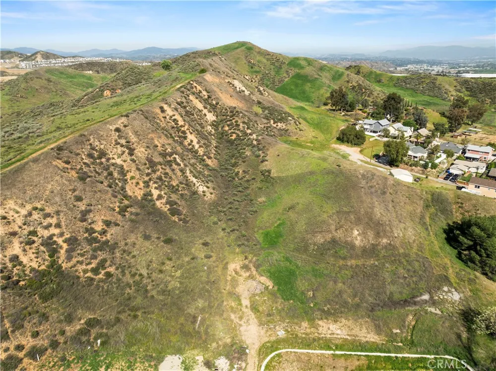 Lomita Dr Val Verde, CA 91384