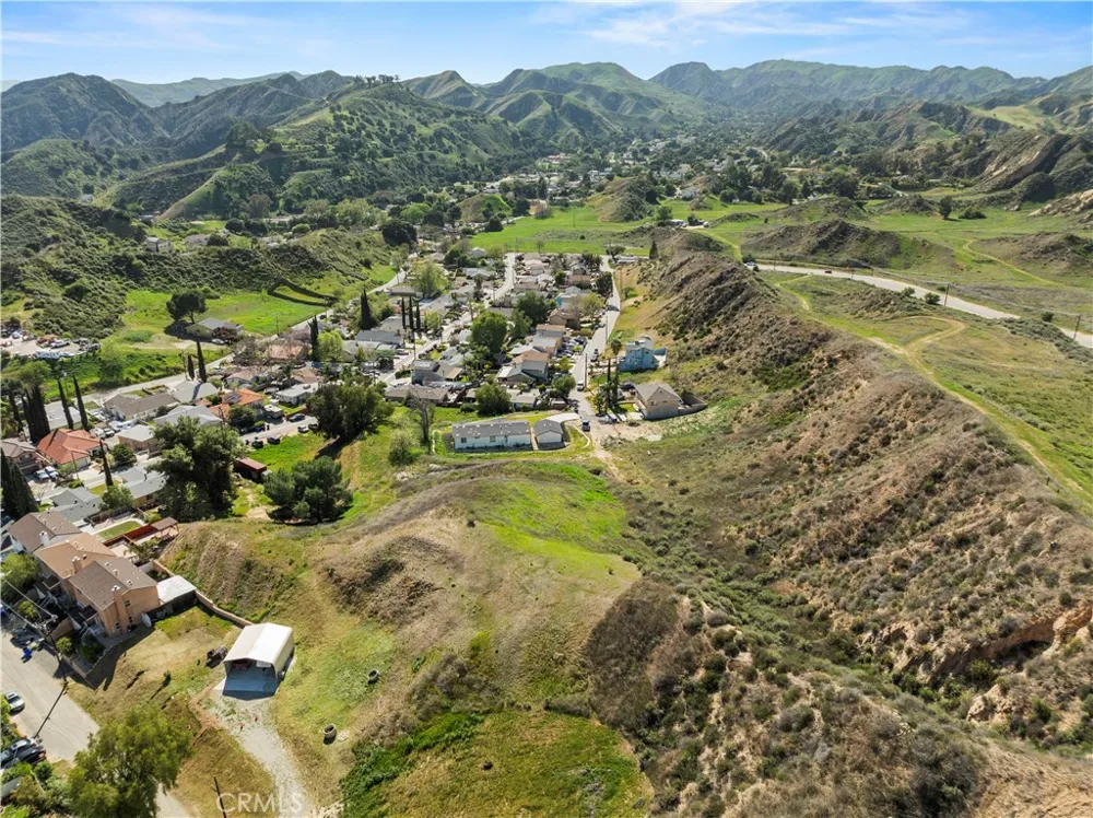 Lomita Dr Val Verde, CA 91384