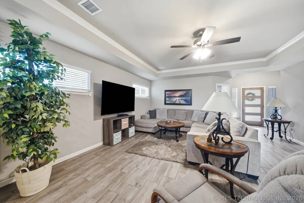733 E 139th Place Glenpool, OK 74033