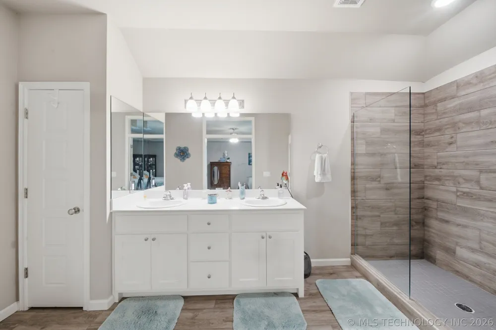 733 E 139th Place Glenpool, OK 74033