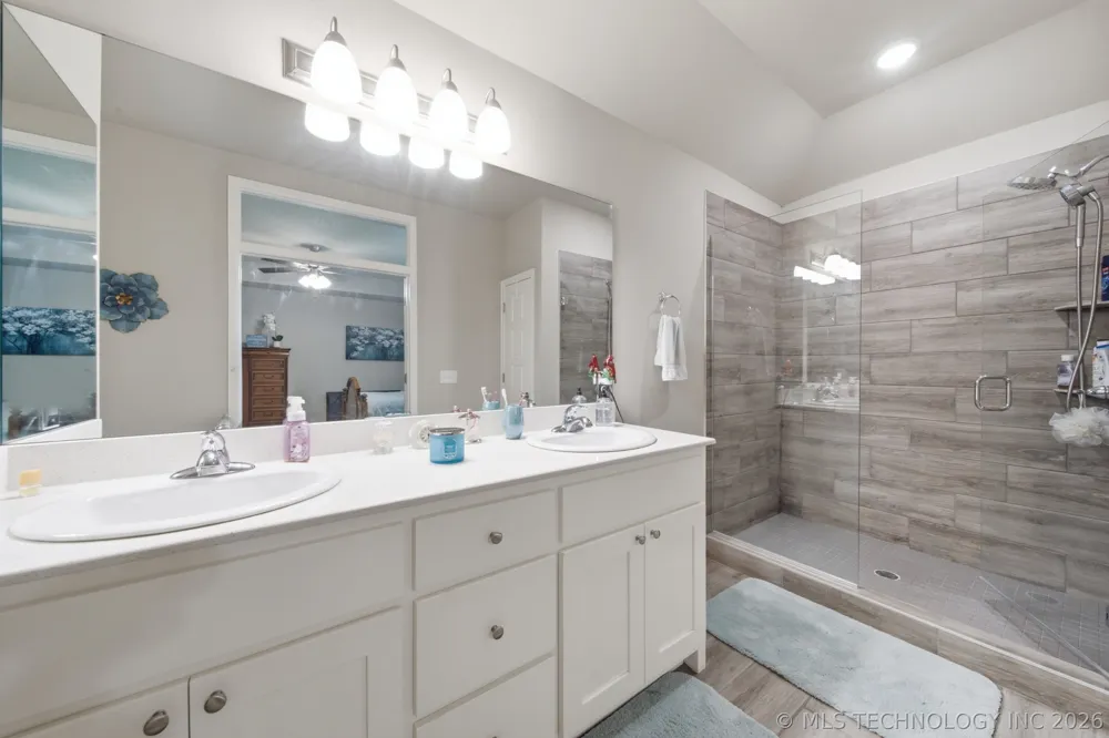 733 E 139th Place Glenpool, OK 74033