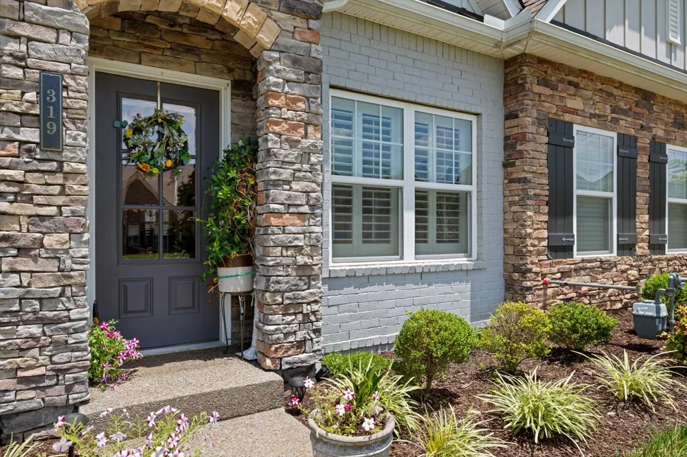 319 Buckner Cir Mount Juliet, TN 37122