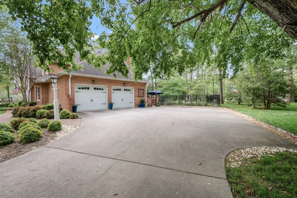 109 ALBEMARLE DRIVE Tullahoma, TN 37388
