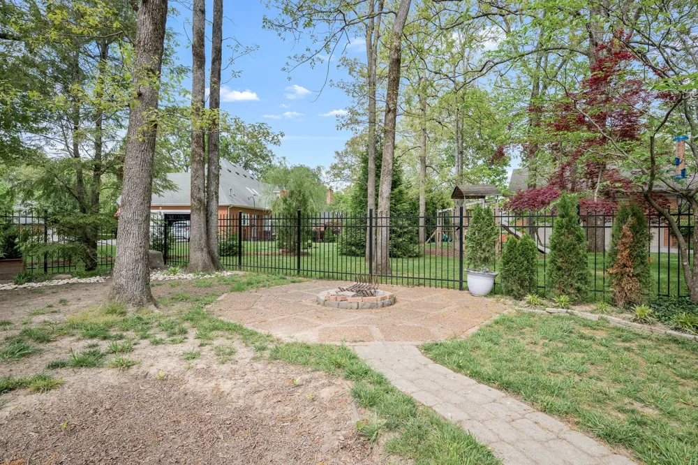 109 ALBEMARLE DRIVE Tullahoma, TN 37388