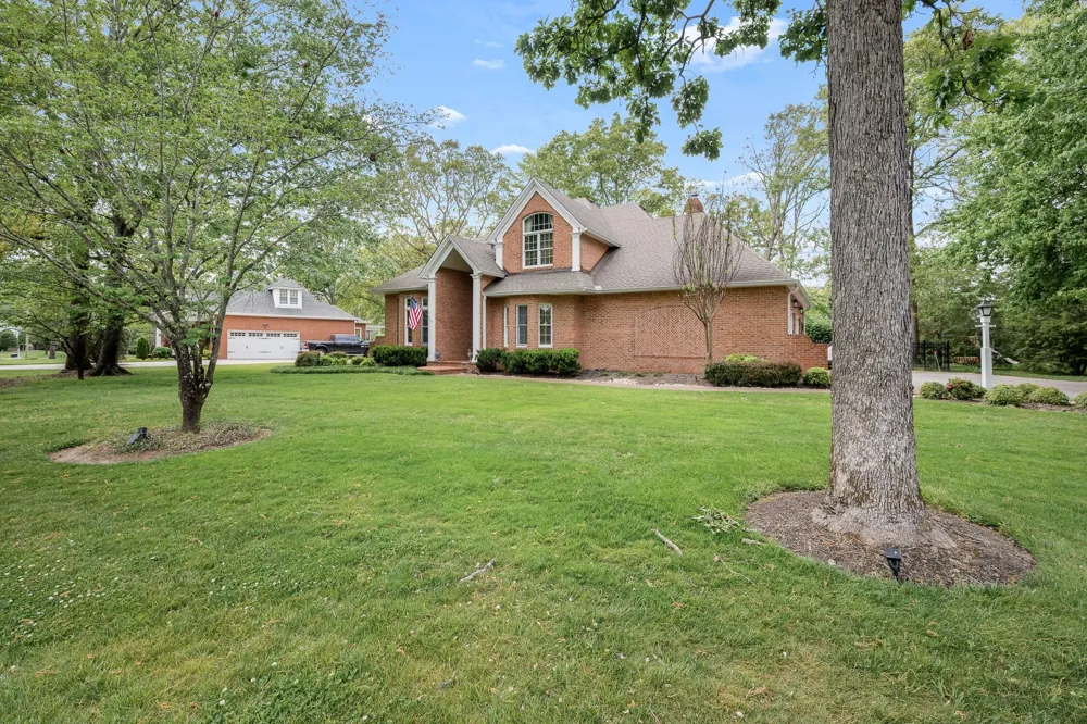 109 ALBEMARLE DRIVE Tullahoma, TN 37388