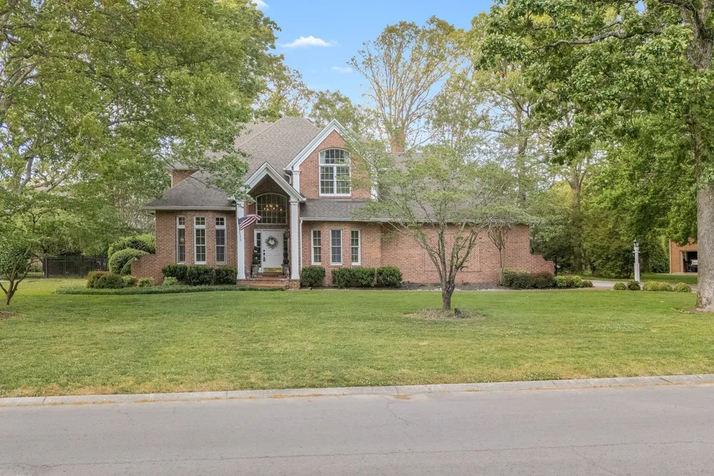 109 ALBEMARLE DRIVE Tullahoma, TN 37388