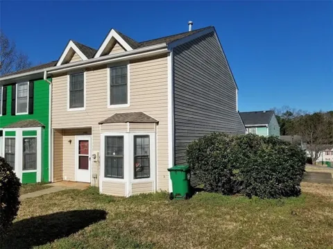 1046 Thornwoode Lane