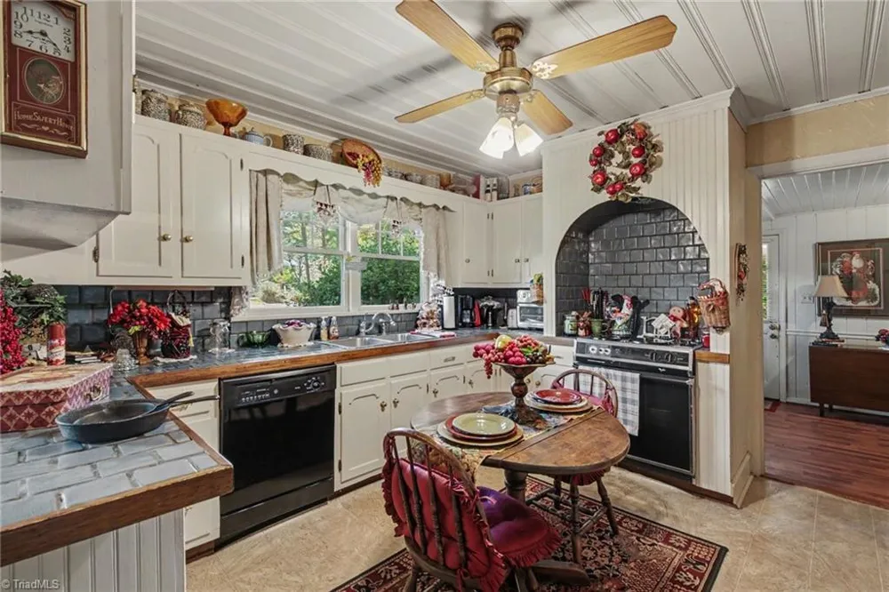 5109 NC Highway 89 E Walnut Cove, NC 27052
