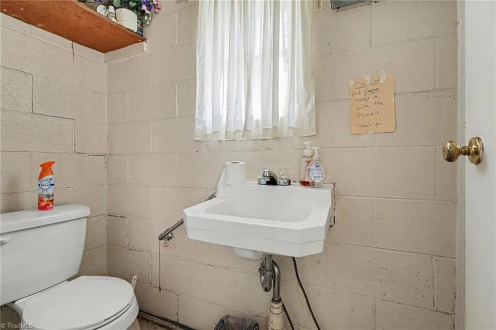 5109 NC Highway 89 E Walnut Cove, NC 27052